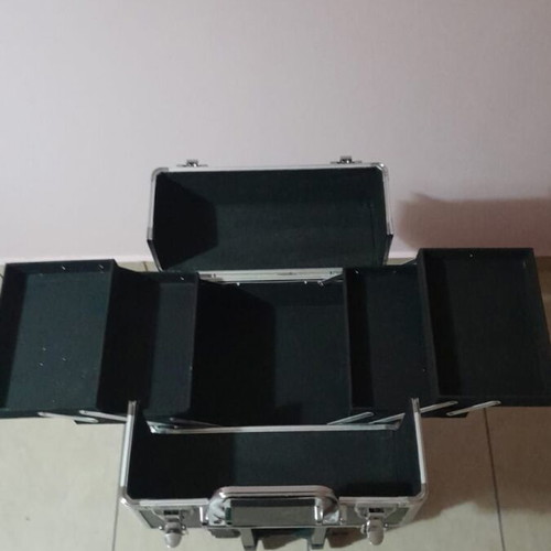 Multifunctional Aesthetic Case like new