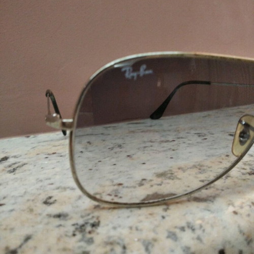 Ray-Ban RB3211 Aviator sunglasses like new with case and cleaning cloth