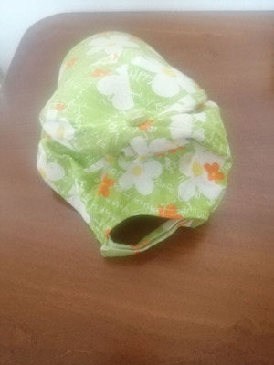 Women's jockey hat like new, multicolored