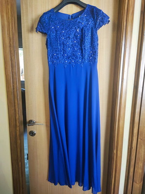 Queen size formal long dress blue like new, size 42 Medium