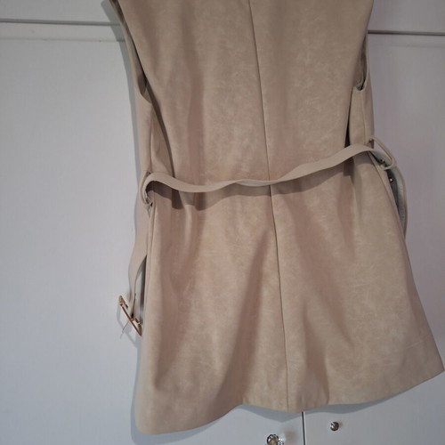 Sleeveless jacket new, soft suede, white and beige