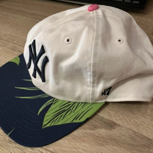 New York Tailors summer hat like new, multicolored