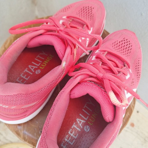 Asics GT-2000 7 running shoes, size 42, pink and white