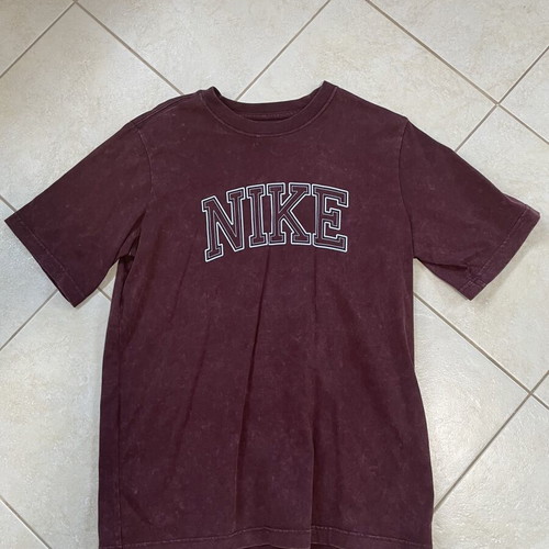 Nike T-shirt size Small, brown and turquoise