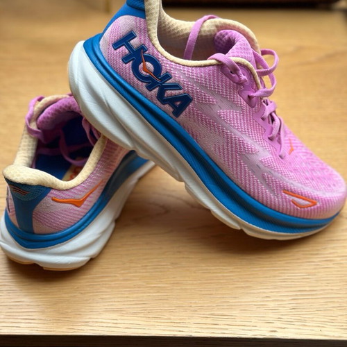Hoka One One athletic shoes like new, size 38, pink