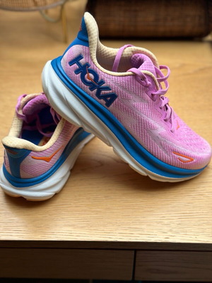 Hoka One One athletic shoes like new, size 38, pink