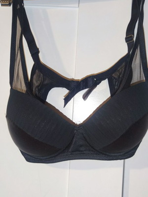 Intimissimi Σουτιέν Σαν Καινούργιο Με Ύφη Σατινέ Και Τούλι Μέγεθος 75C Μαύρο