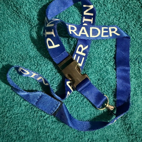 Pin trader lanyard keychain like new