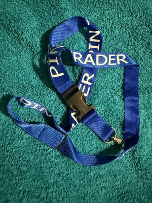 Pin trader lanyard keychain like new