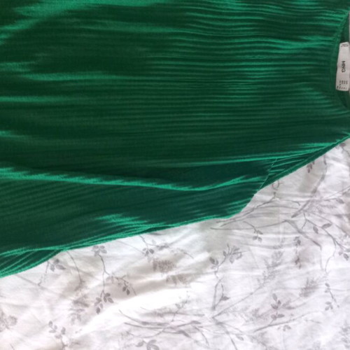 Sleeveless top like new, green, size L