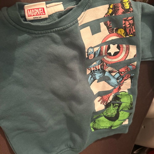 Παιδική φούτερ Marvel μεταχειρισμένη, μέγεθος 104, πράσινη Zara