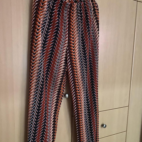 Patterned pants new, size L, multicolor