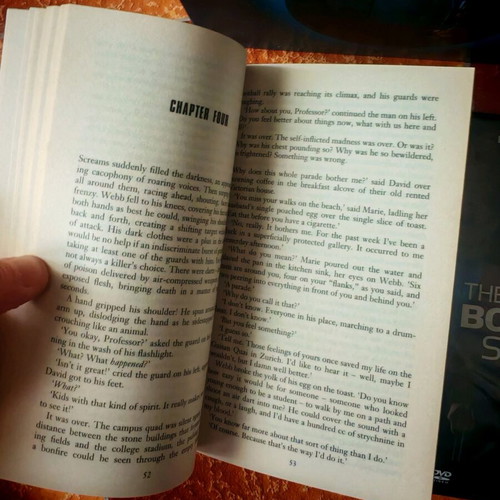 The Bourne Trilogy special DVD and book editions like new, Greek subtitles