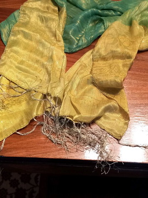 Scarf two colors with fringe