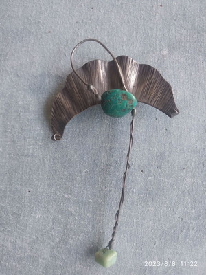 Handmade pin new in 925 silver with semi-precious stones