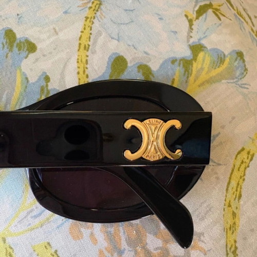 Celine Triomphe sunglasses black like new with original case