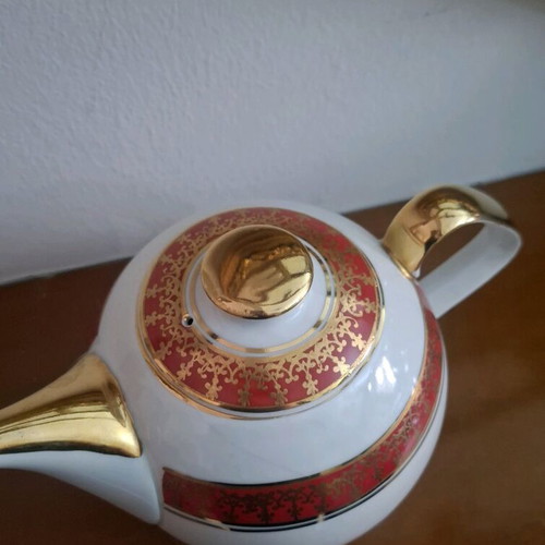 Istanbul Porcelain teapot like new, vintage style with gold details