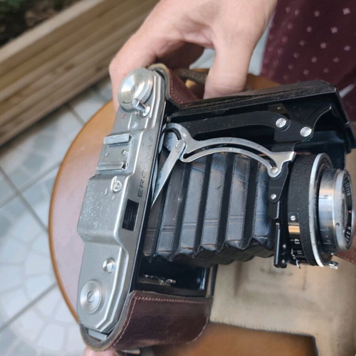 Ercona II camera used with leather case