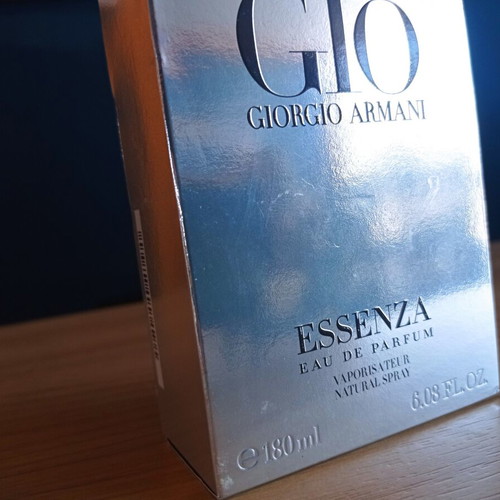 Acqua di Giò Essenza Eau de Toilette 200 ml like new
