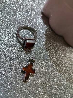 Σταύρος από ασήμι και κεχριμπάρι - Silver cross