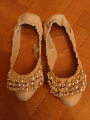 Δερμάτινες μπαλαρίνες παπούτσια νούμερο 37 μεταχειρισμένα, με πέρλες