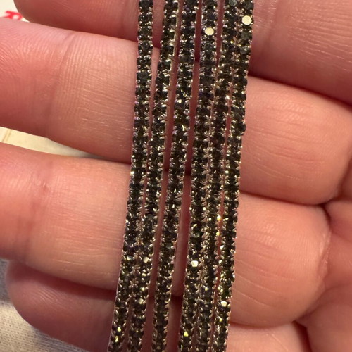 Elastic bracelets with rhinestones like new, set of 6