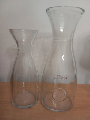 Set of 2 glass wine and water carafes like new