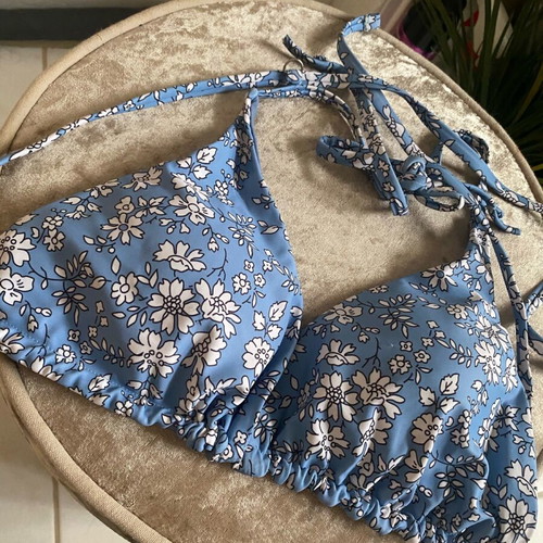 Zaful swimwear top medium size blue floral like new