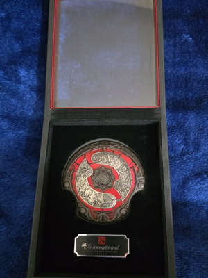 Dota 2 The International 2022 Collector’s Aegis of Champions σαν καινούργιο