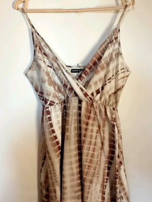 Maxi dress Shein σαν καινούργιο, μέγεθος M, μπεζ με σχέδιο κροκό