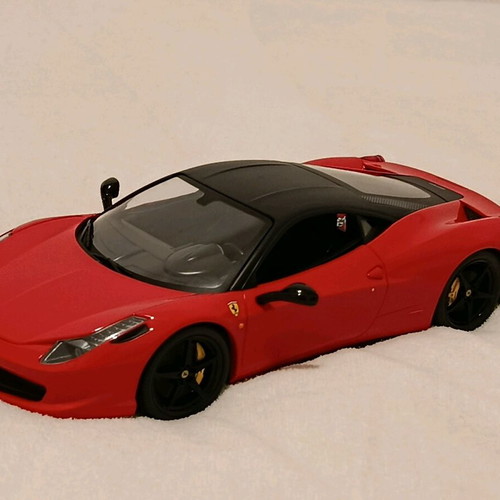 Ferrari 458 Italia 1/18 red sealed body new