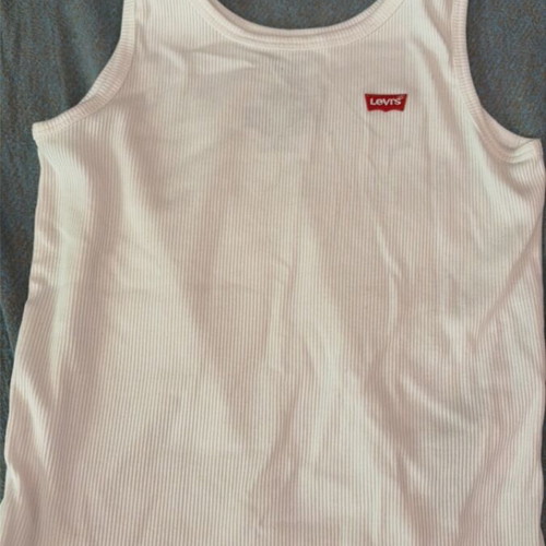 Levi's top white, like new, size M