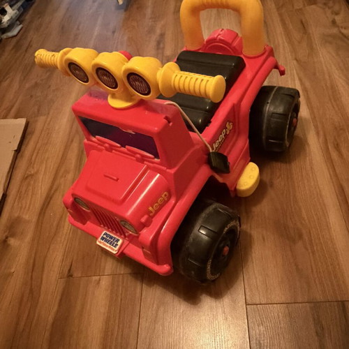 Vintage Jeep Fisher-Price Power Wheels ride-on toy 1999