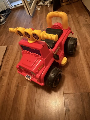 Vintage Jeep Fisher-Price Power Wheels ride-on toy 1999