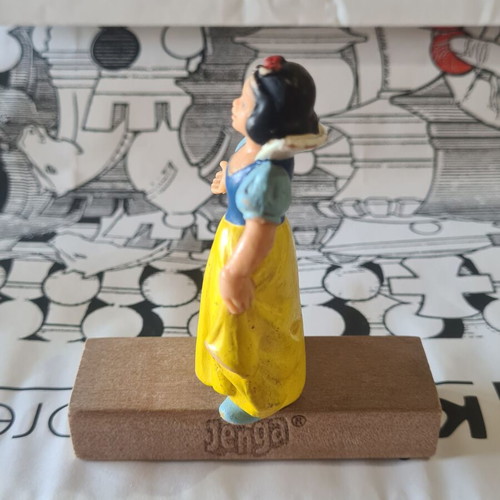 Snow White Disney figure used, vintage 1982