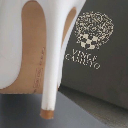 Vince Camuto Napa leather pumps size 36.5 used, white