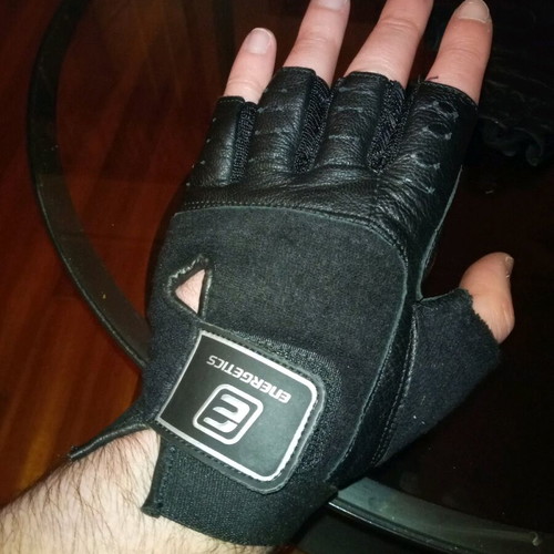 Fitness gloves used, size medium