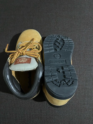 Timberland Field Boot toddler shoes like new, size 28.5