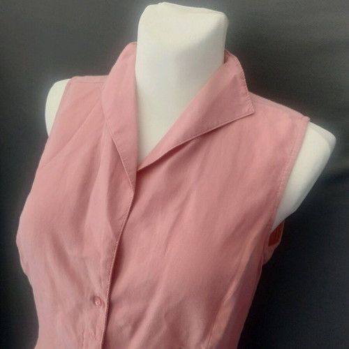 Sleeveless women's shirt size medium like new, lyocell fabric