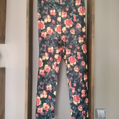 Elastic pants with back zipper, like new, size L, multicolor