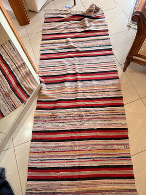 Velentza rug like new 3 meters