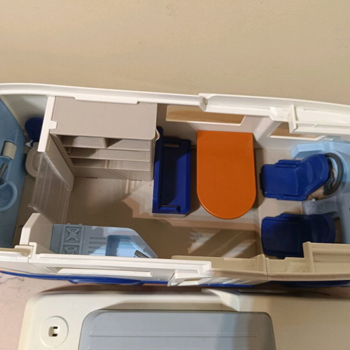 Playmobil camper used missing front lights