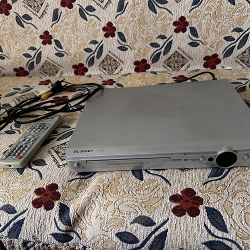 Bluesky DVD player like new