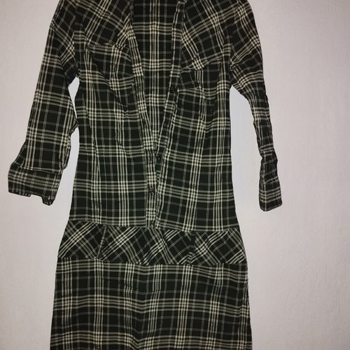 Shirtdress with belt size M like new, black and white