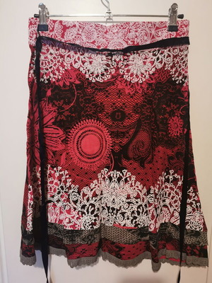 Desigual φούστα Lace & Mandala καινούργια, μέγεθος Small, 100% βισκόζη