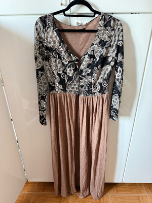 Nidodileda dress in very good condition, beige