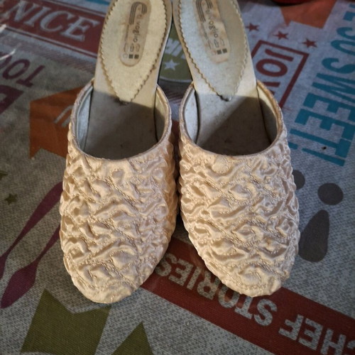 Quilted slippers size 36 pink new