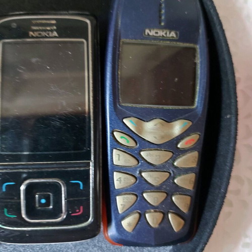 Collectible phones used, pack of 5 pieces