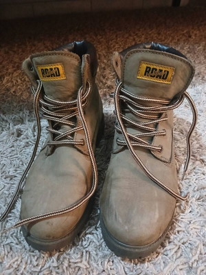 Road boots used, in very good condition, size 40