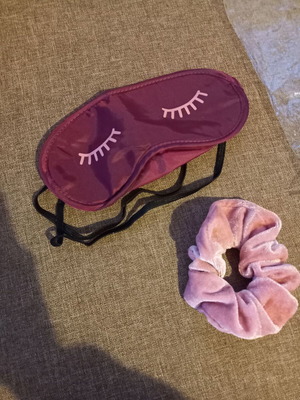 Sleep mask used with velvet fabric and elastic band